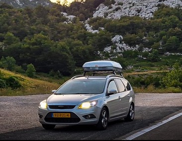 De huidige Ford Focus van Focus Adventures